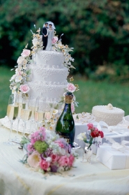 wedding cake on bridal table